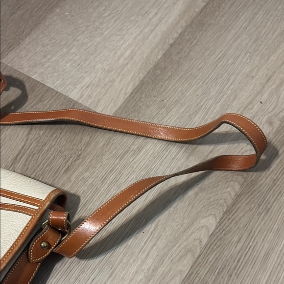 Dooney and Bourke purse - Picture 3 of 5